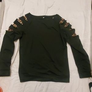 Brand new black sweater With leopard